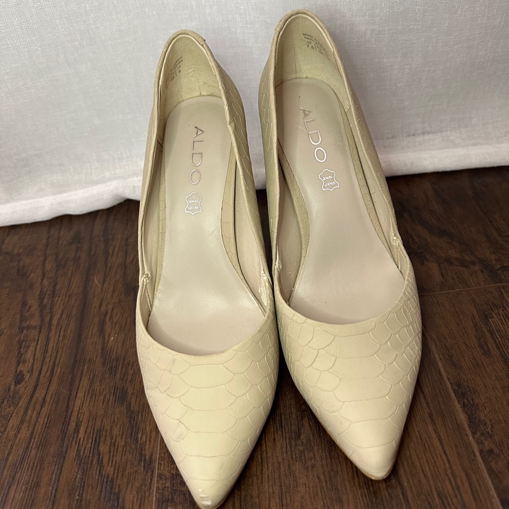 Aldo Beige Snakeskin Pumps